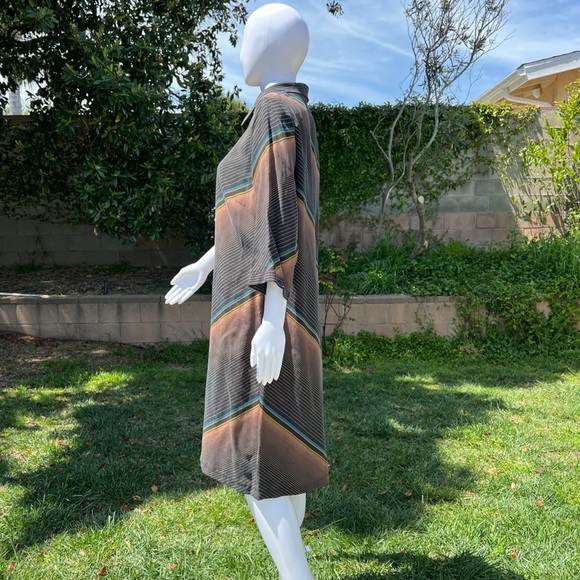 Dress - Picture 3 of 5